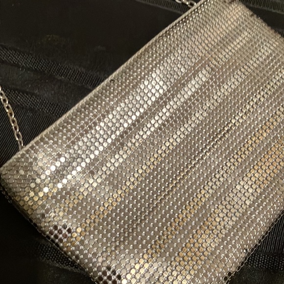 Authentic BCBG MaxAzria Silver Mesh Chrome Evening Wristlet Bag - Picture 5 of 6